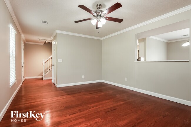 Building Photo - 8405 Old Carriage Ct