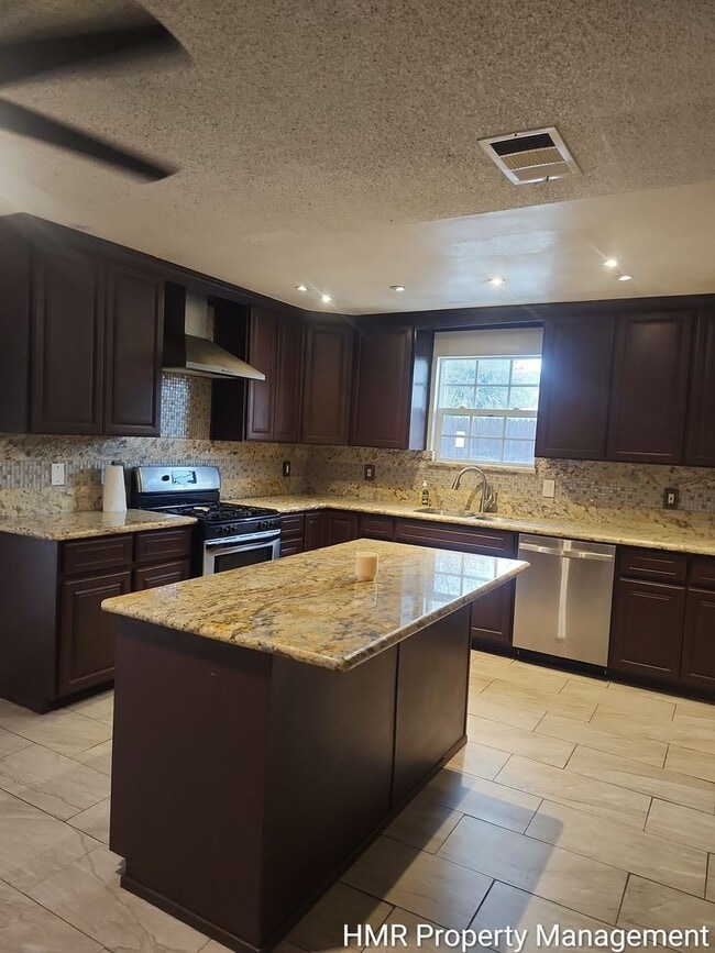 Building Photo - Spacious 4-Bedroom Home with Pool