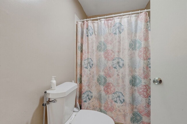 Building Photo - 15846 Country Lake Dr