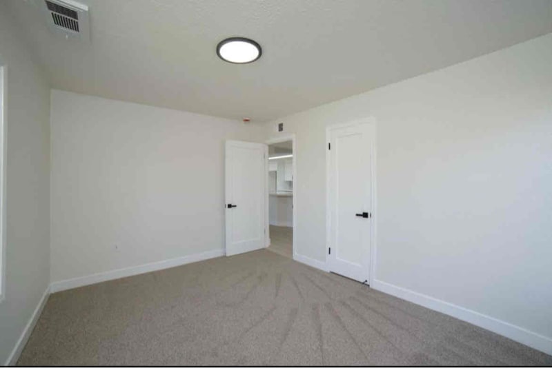 Building Photo - 841 N Fine Ave