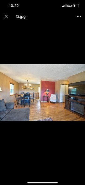 Building Photo - 734 Hillview Rd