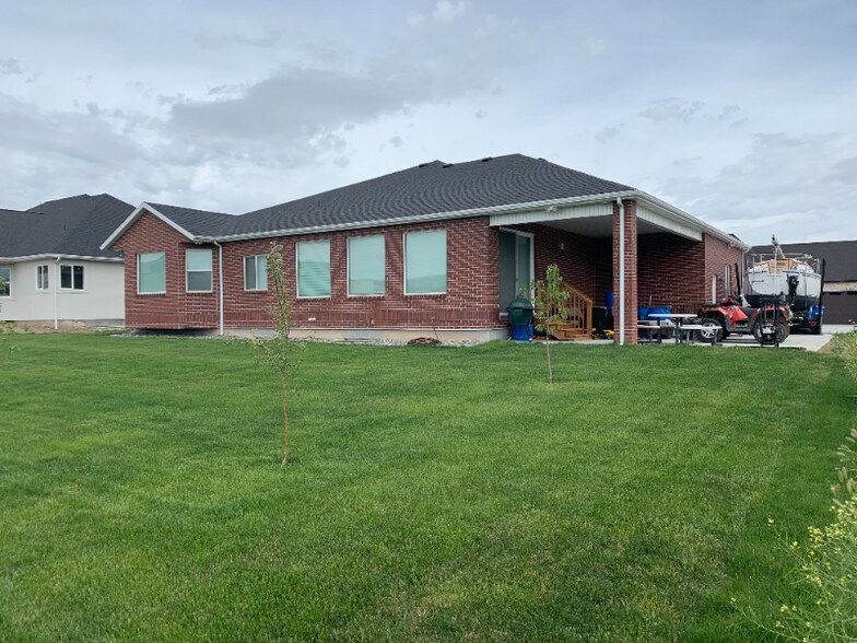 Building Photo - 4047 W Adler Rd