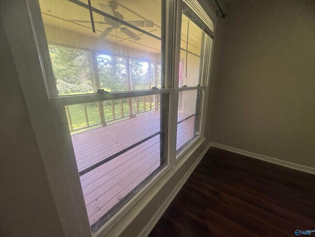 Building Photo - 792 Seina Vista Dr