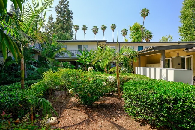 Building Photo - Walnut Heights