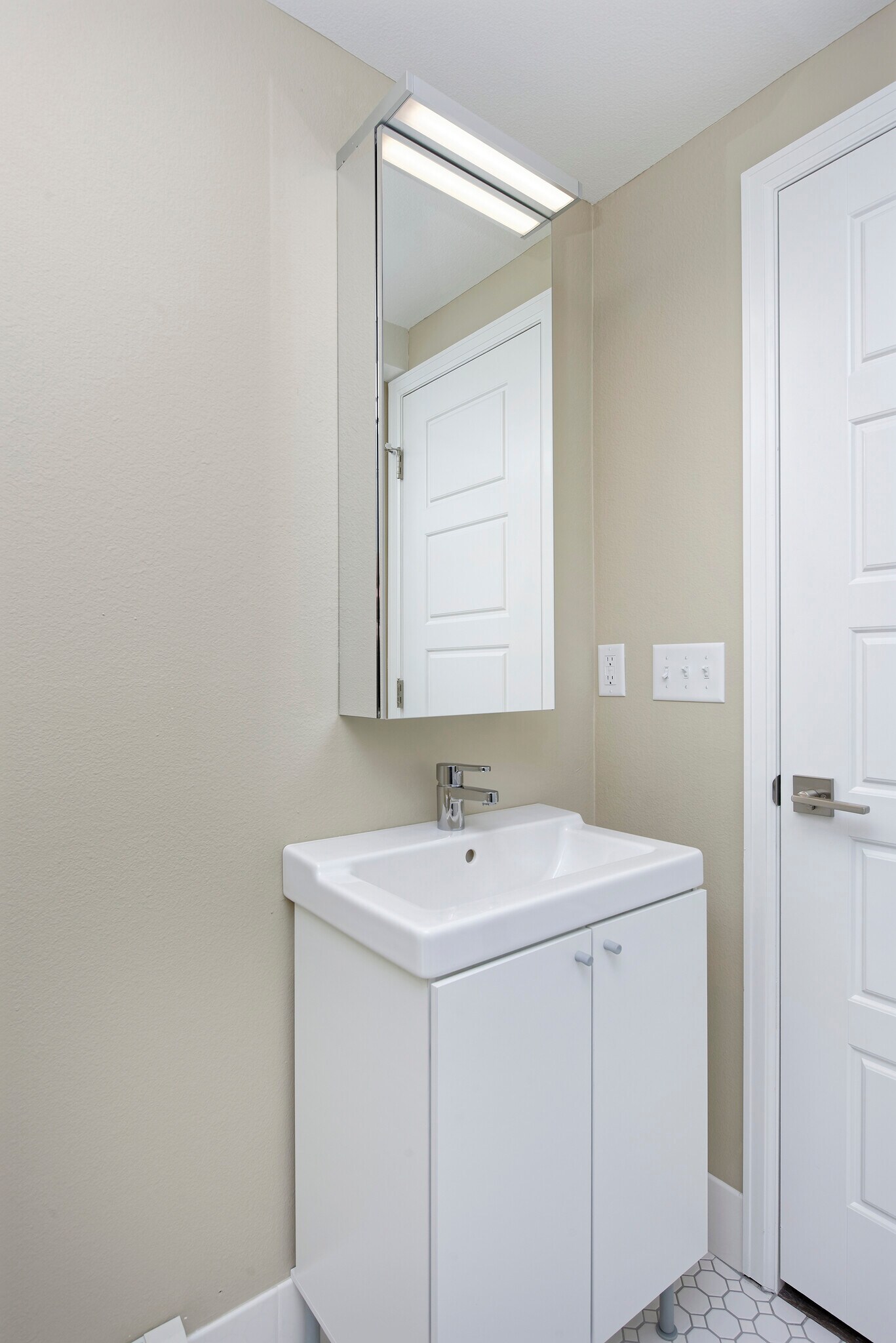 Bathroom - 915 Clarkson Street