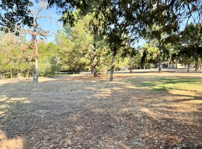 Building Photo - 124 Forest Dr