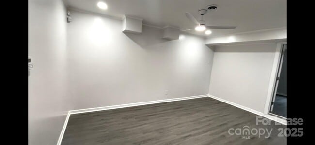 Building Photo - 124 Bridges Cir