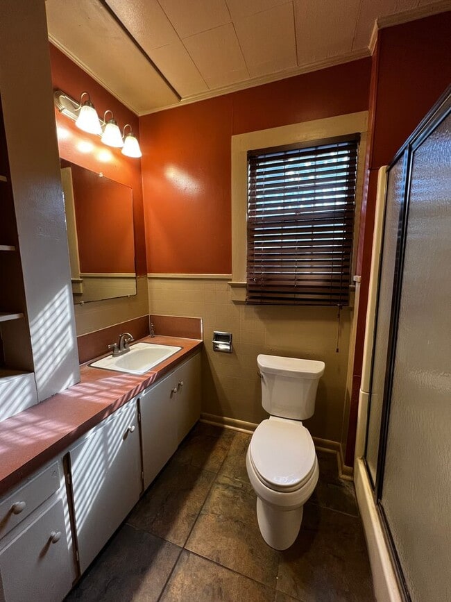 Building Photo - Four Bedroom, Two Bathroom , House Near UL...