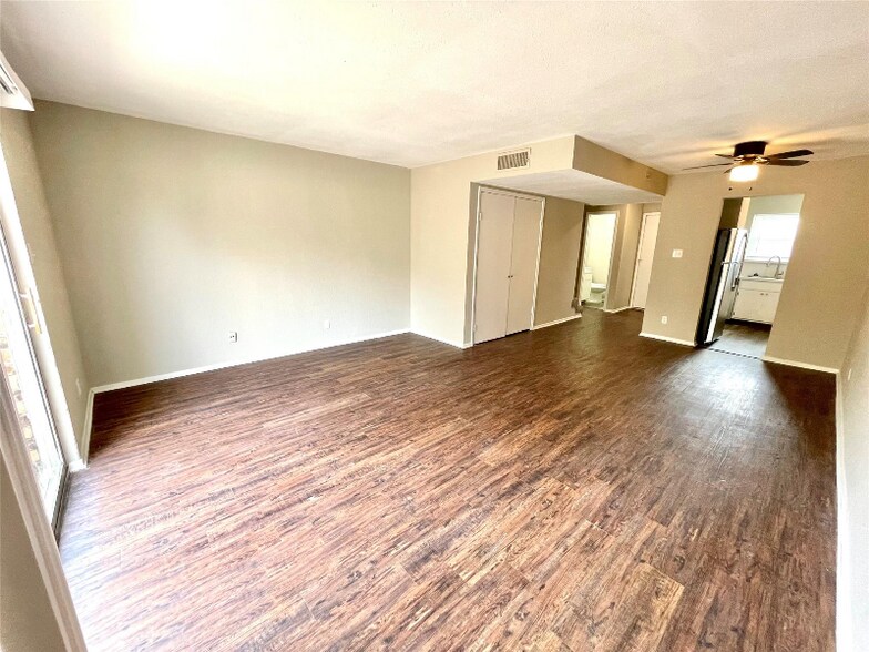 Building Photo - 3813 Coates Cir