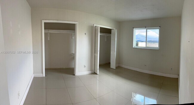 Building Photo - 20923 SW 117th Ave