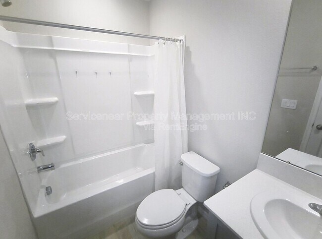 Building Photo - 12937 Camarillo Pl