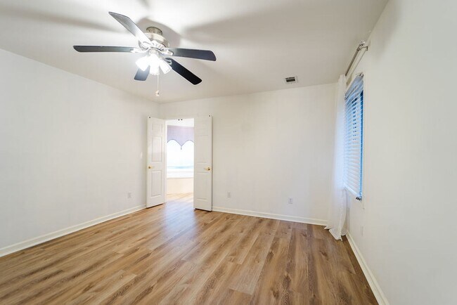 Building Photo - Charming, 3 Bedroom, 2 Bath. With wonderful outdoor living space