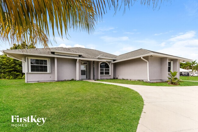 Building Photo - 2050 SE Elmhurst Rd