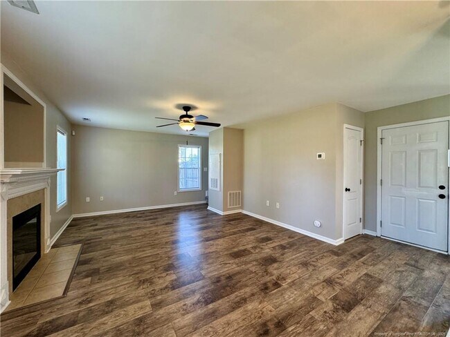 Building Photo - 105 Bluebonnet Oak Ct
