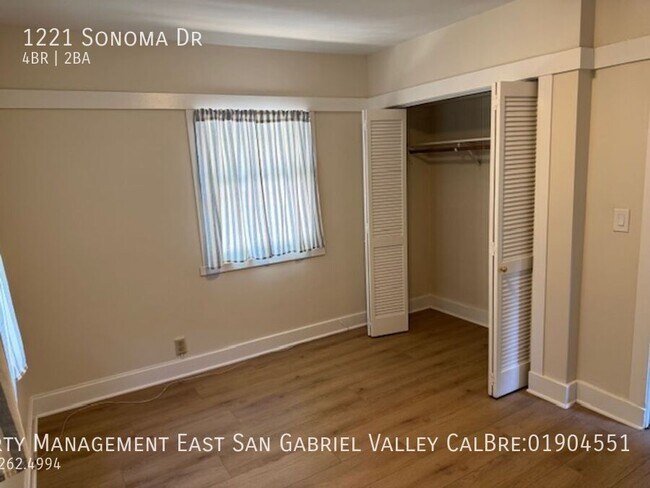 Building Photo - 1221 Sonoma Dr