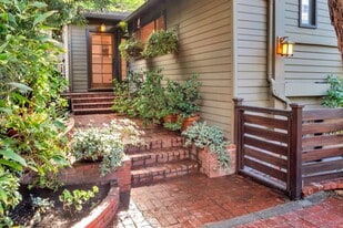 Building Photo - 9862 Easton Dr