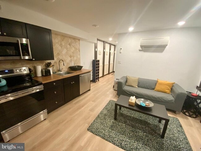 Building Photo - 1837 16th St NW