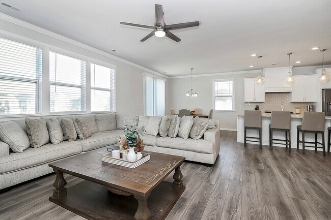 Building Photo - 17022 Carolina Pine Row