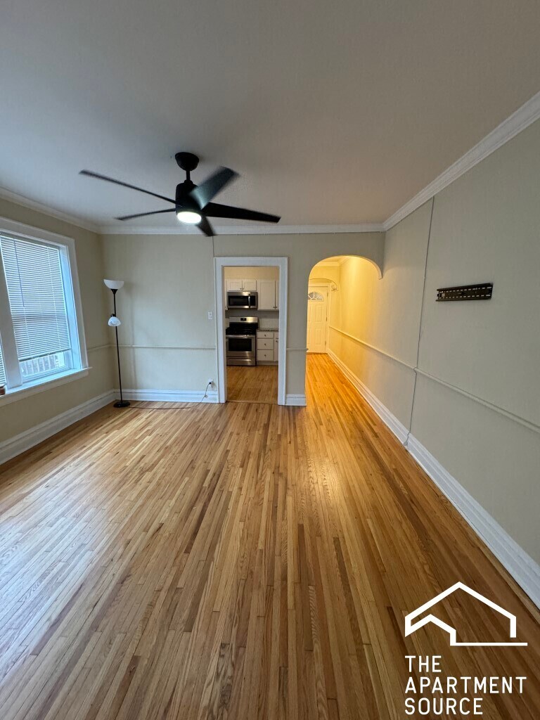 Building Photo - 2226 W Arthur Ave