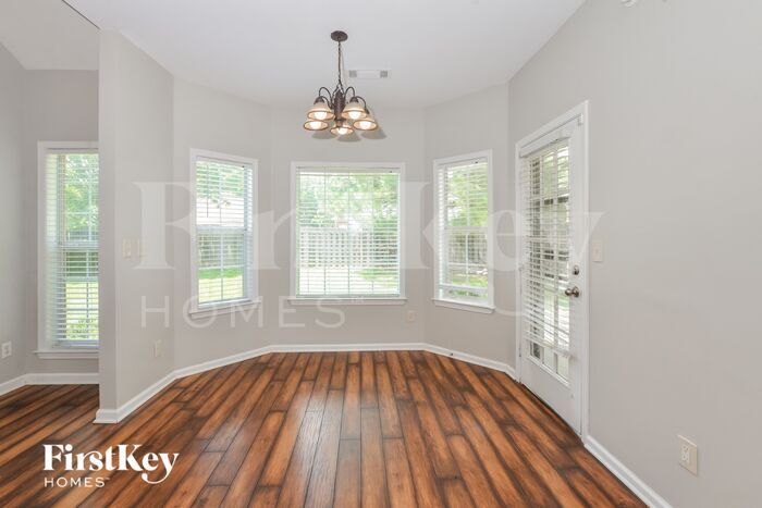 Building Photo - 995 Nesting Wood Cir W