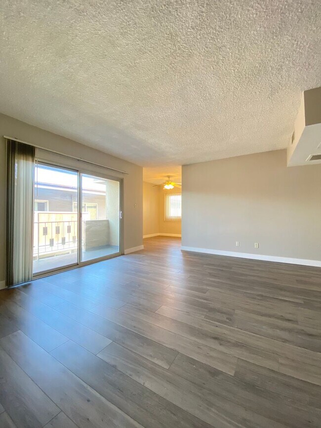 Building Photo - 718 S. Fir Ave.