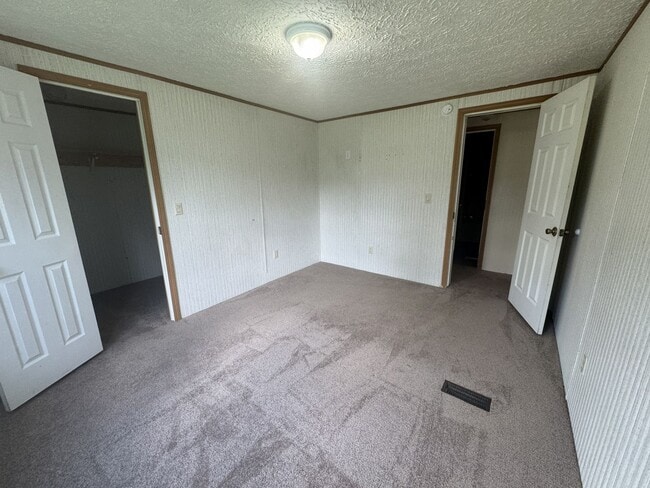 Building Photo - 1451 Columbus Rd