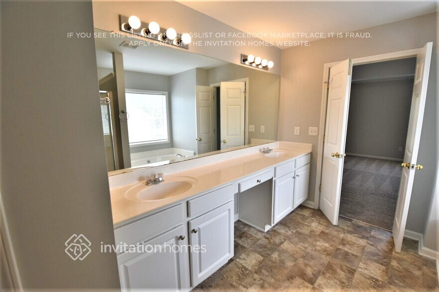 Building Photo - 2427 Godsey Wood Dr