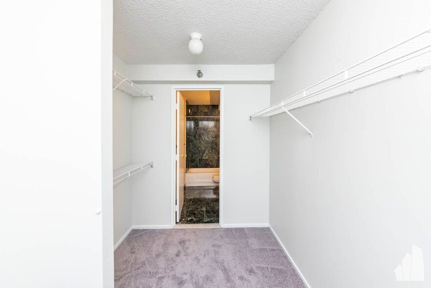 Building Photo - 195 N Harbor Dr