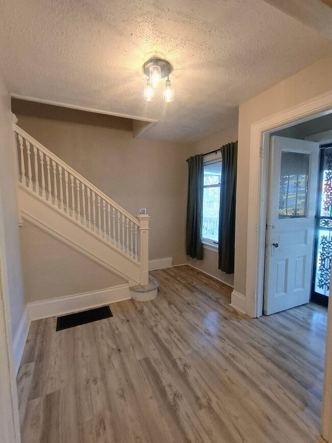 Building Photo - Charming 4-Bedroom Home in Harambee