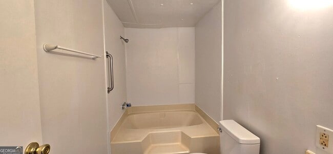 Building Photo - 2611 Sharpsburg McCollum Rd