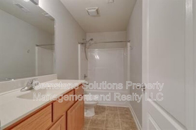 Building Photo - 6017 Chickadee Cir