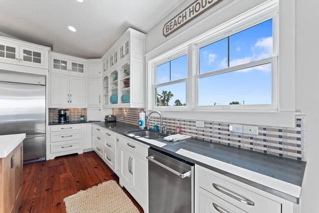 Building Photo - 7530 A1A S