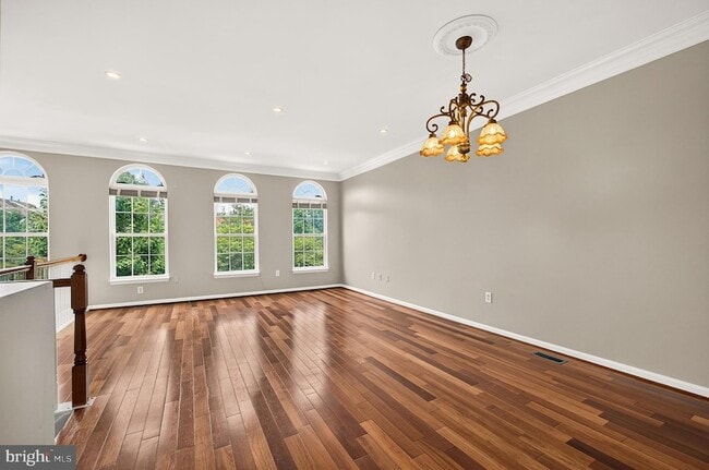 Building Photo - 6805 Oregano Ln
