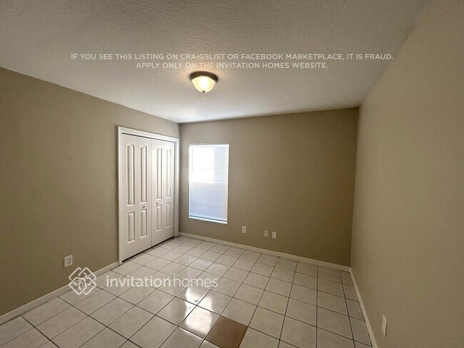 Building Photo - 717 Sand Ridge Dr