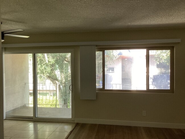 Building Photo - 4324 Mammoth Ave LLC