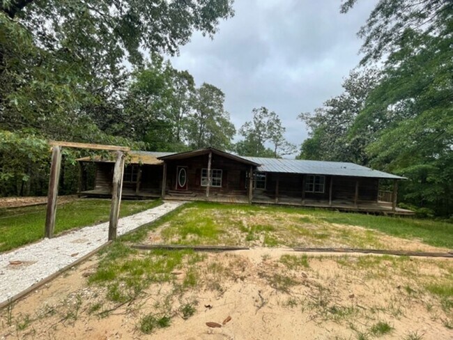 Building Photo - Rustic home in Citronelle