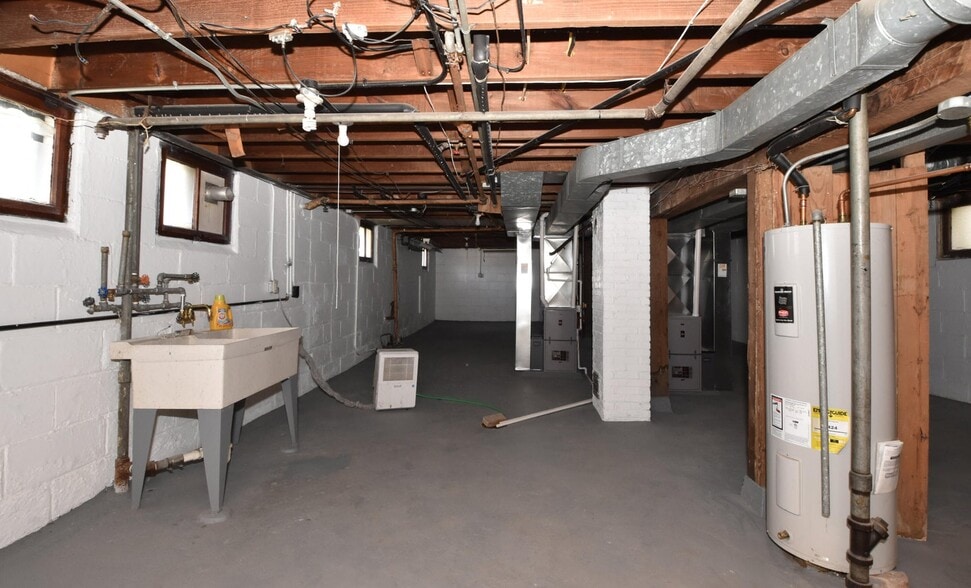 Basement - 5831 W Rogers St
