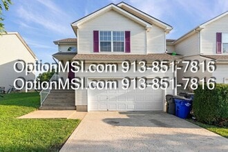 Building Photo - Well Maintained Half Duplex