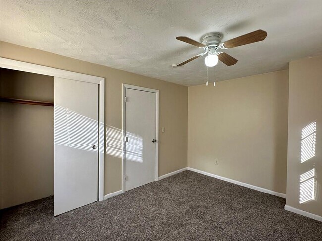 Building Photo - 35 Lancashire St