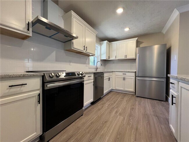 Building Photo - 550 Oglesby Bridge Rd SE