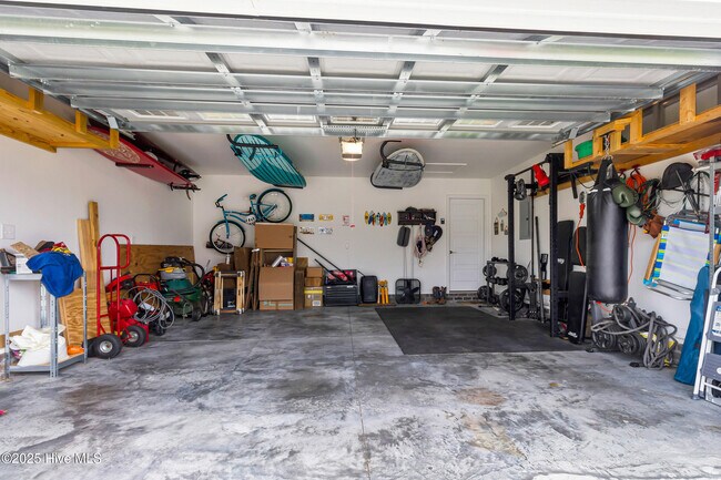 Building Photo - 429 Palisades Way