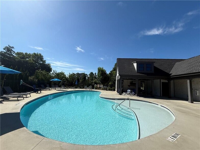 Building Photo - 1110 Harper Dr