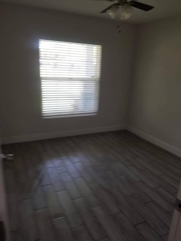 Building Photo - 1406 E Renfro St