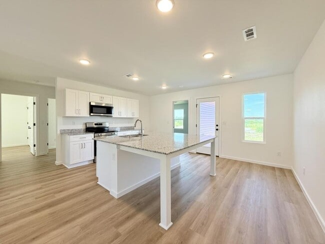 Building Photo - 208 Eagle Edge Dr
