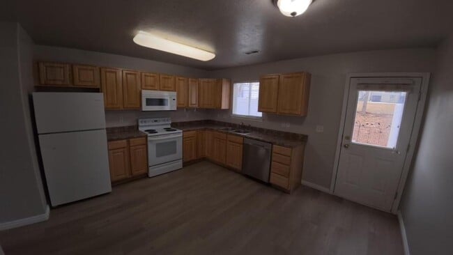 Building Photo - 949 E 1150 S