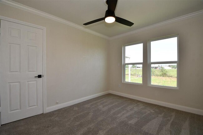 Building Photo - 10946 Fullerton Dr