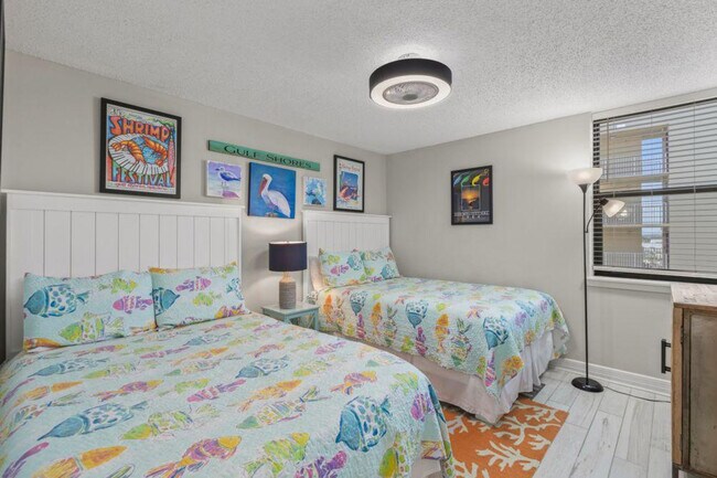 Building Photo - 511 E Beach Blvd