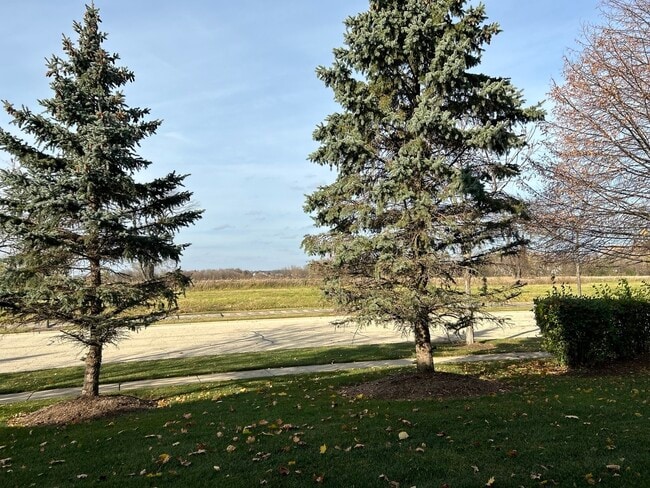 Building Photo - 2265 Pembridge Dr