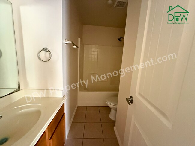 Building Photo - Beautiful 4-Bedroom Home with Scenic Backyard for Lease in Mesquite!