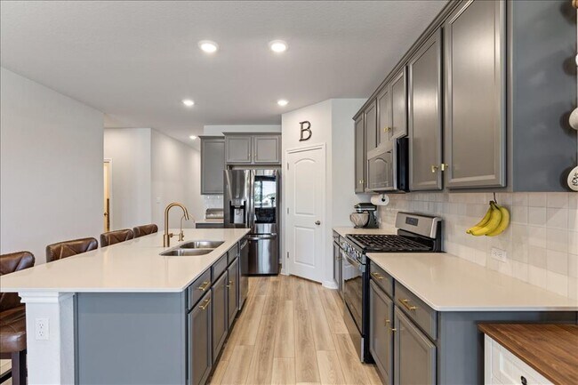 Building Photo - 1001 Dog Iron St